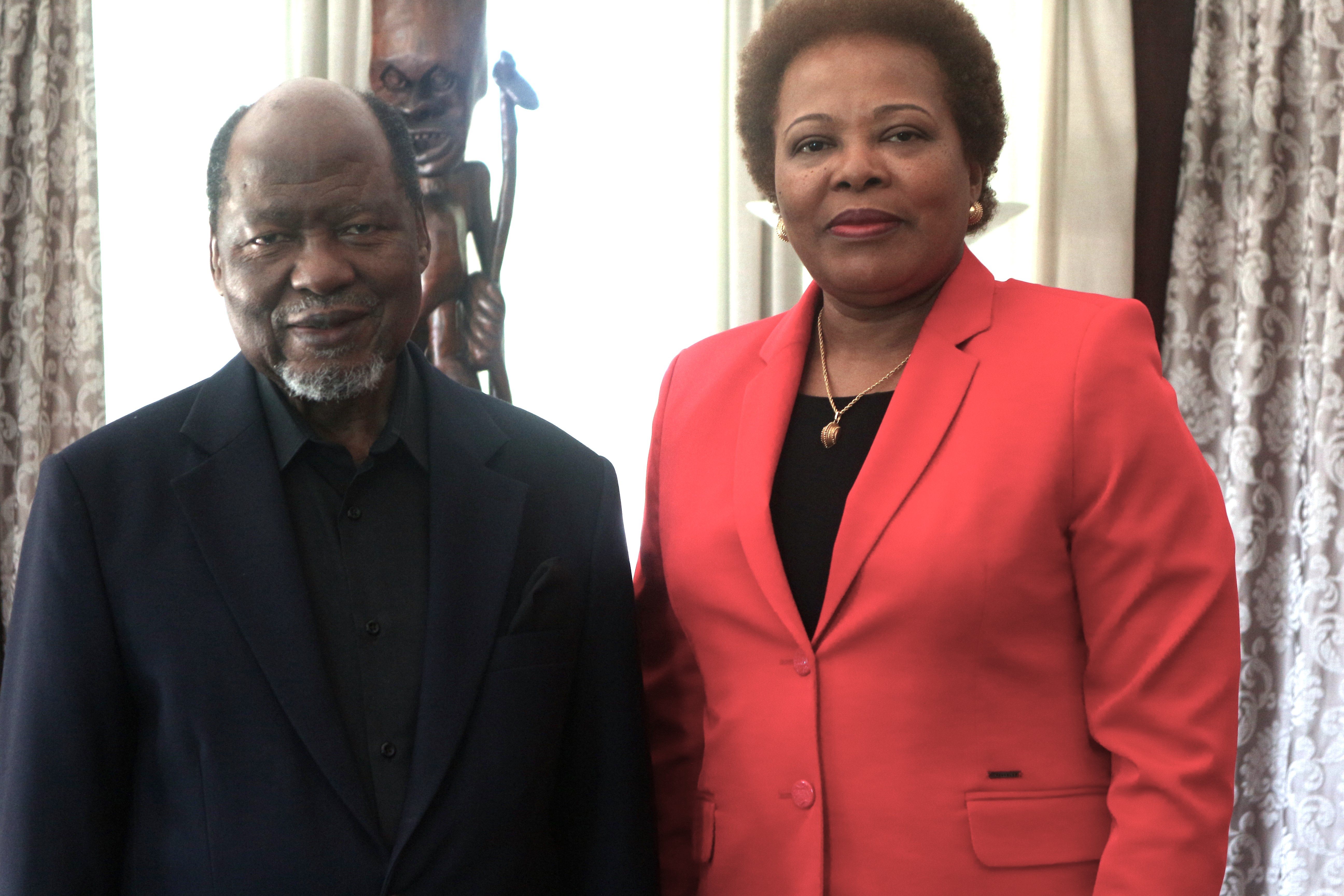 Presidente Chissano Recebe Maria Do Carmo Silveira