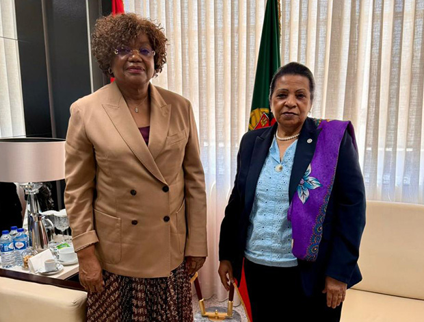 SE Visita Consulado Angola Em PT